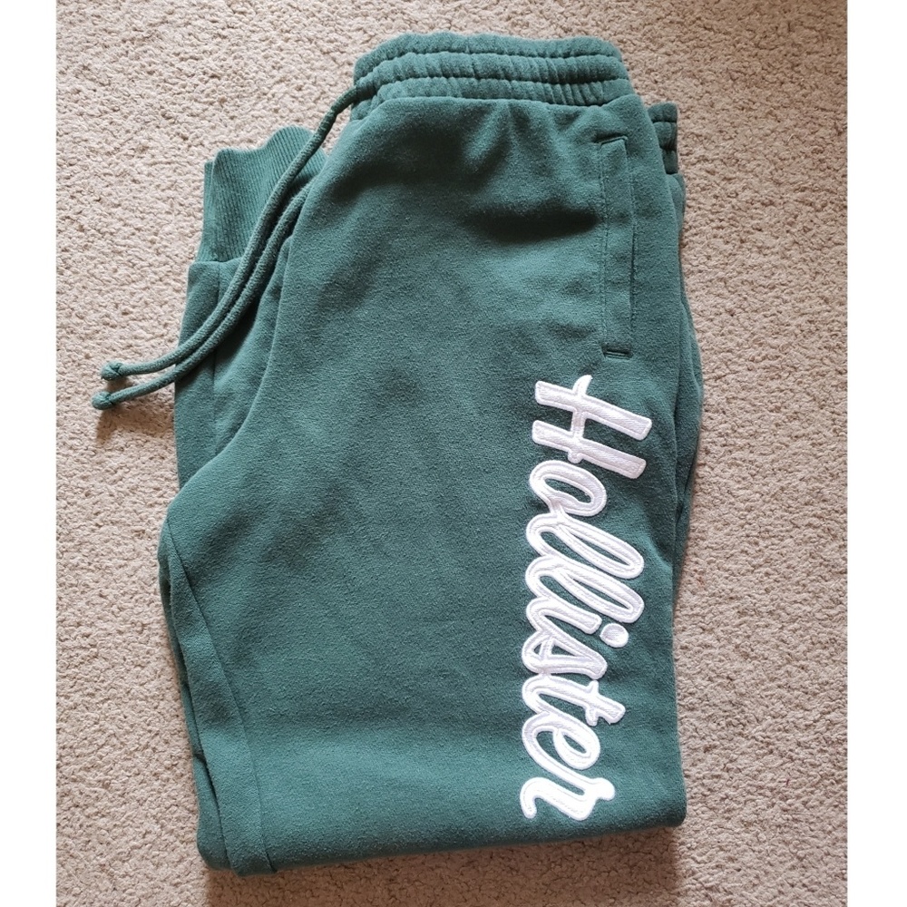 Hollister sweats